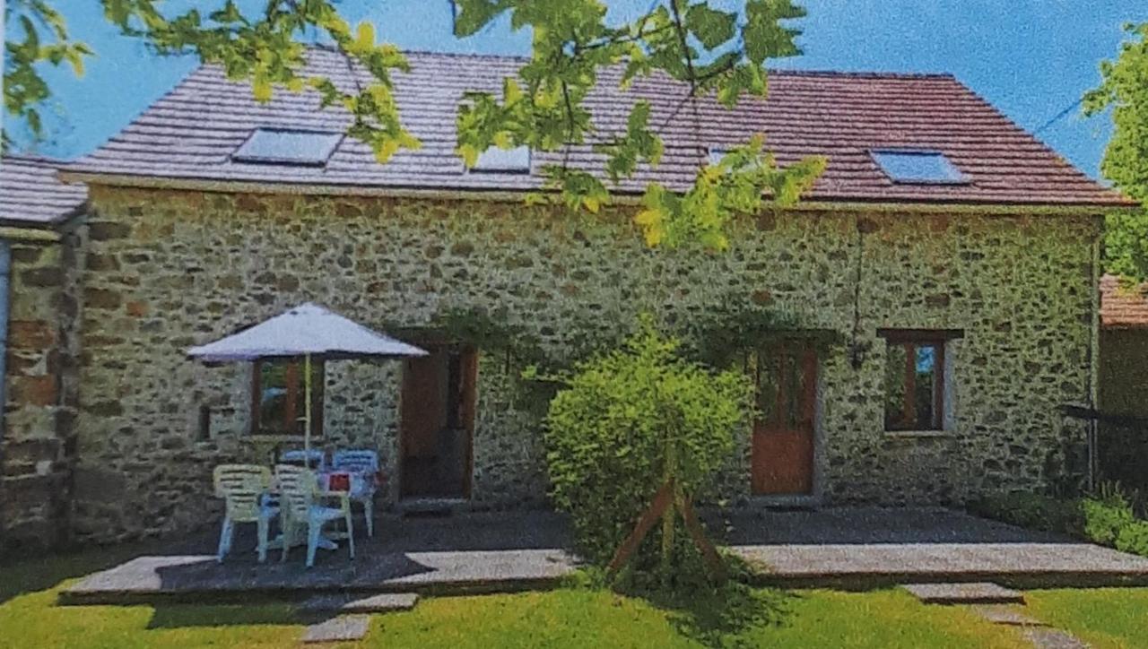 Gite Du Sorbier Le Chalard Luaran gambar