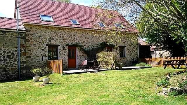 Gite Du Sorbier Le Chalard Luaran gambar